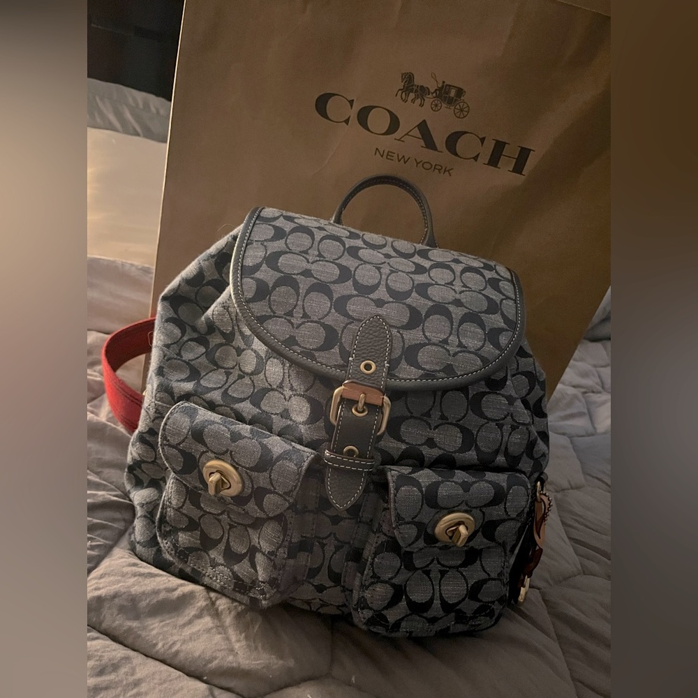 🪬COACH MEDIUM DENIM BACKPACK🪬